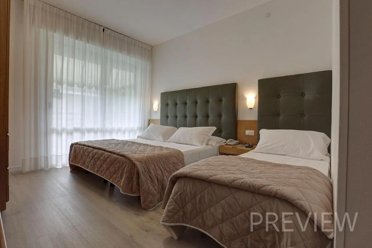 Hotel Hungaria Lido di Jesolo 3*,