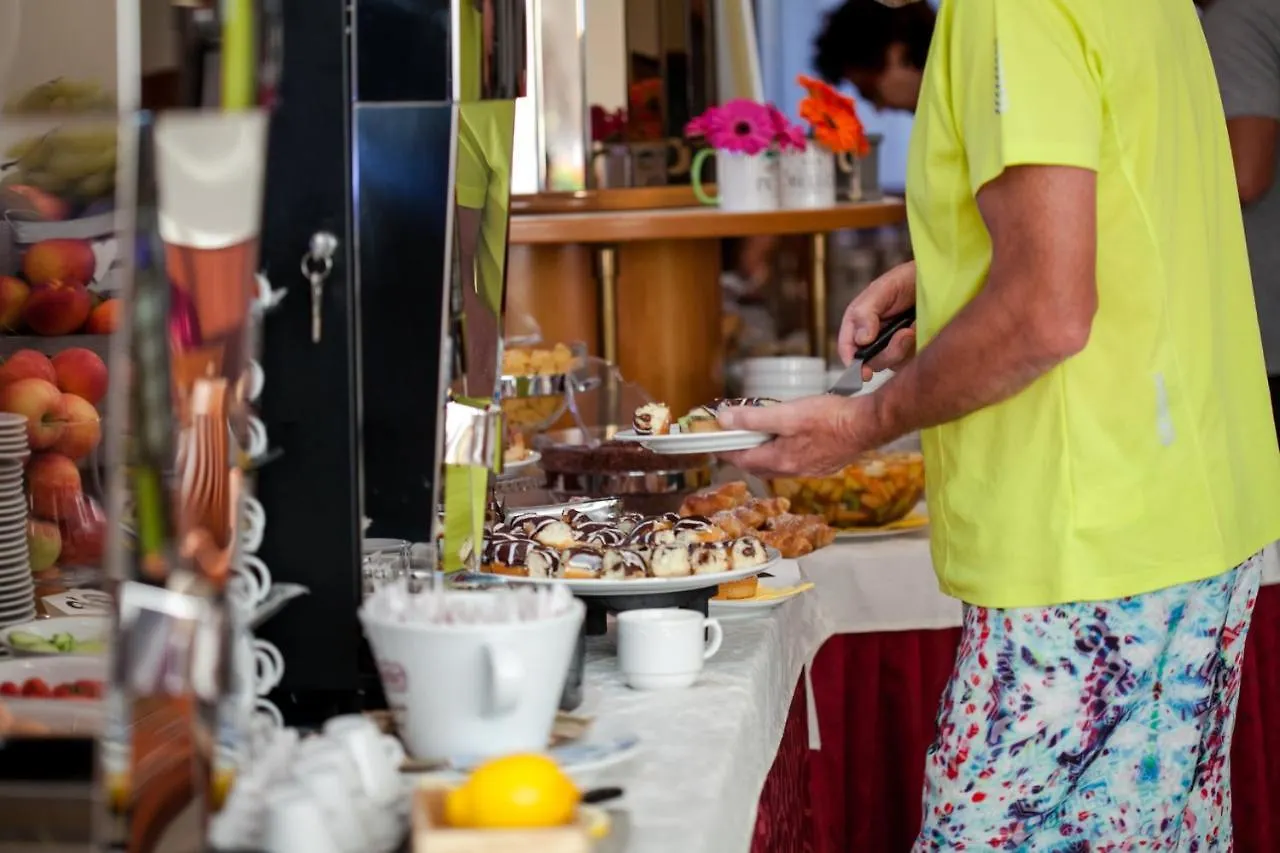 Hotel Hungaria Lido di Jesolo 3*,  Италия